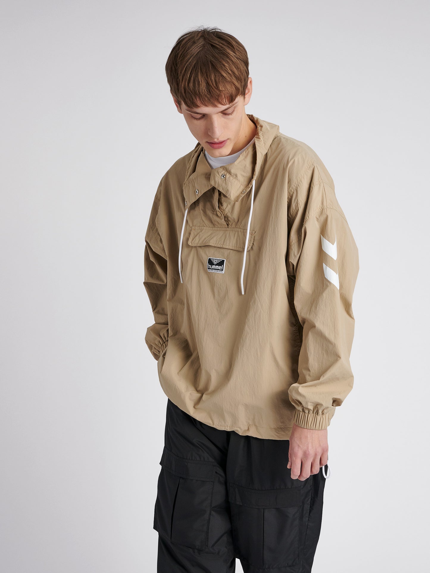 Hummel Vind oversized Anorak Freizeit Schlupf Jacke Übergangsjacke Regenjacke