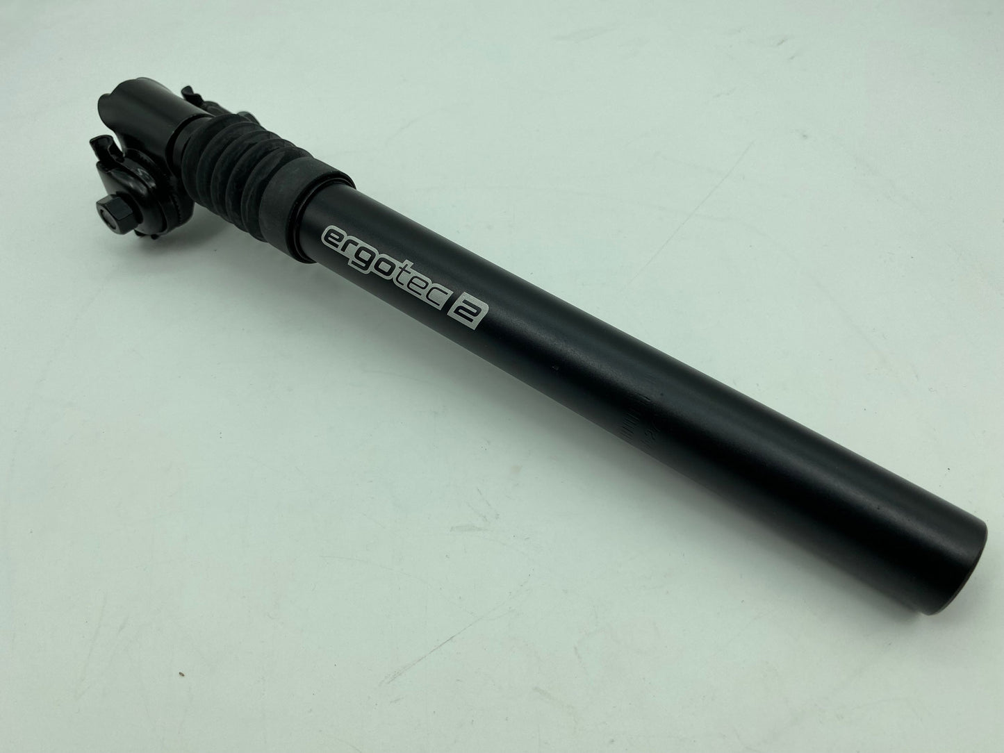 Federsattelstütze 80kg ERGOTEC SP2.0 Sattelstütze Alu Ø27,2 - 31,8mm mit Kloben