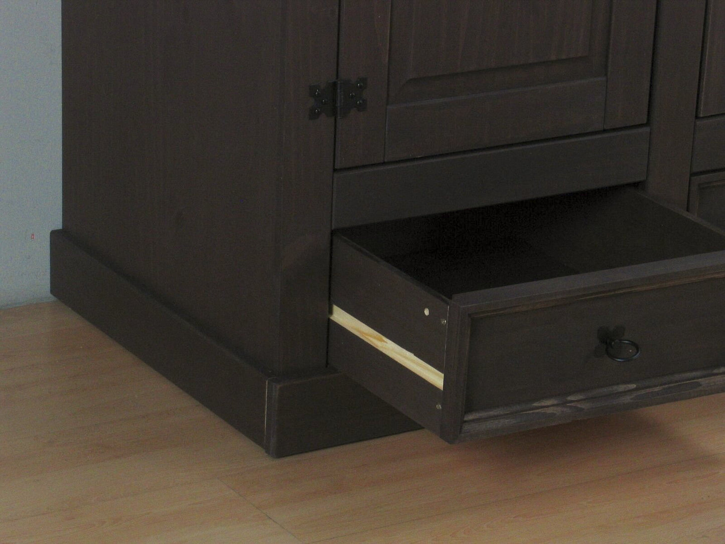 3-türiger Kiefer Kleiderschrank New Mexico kolonial