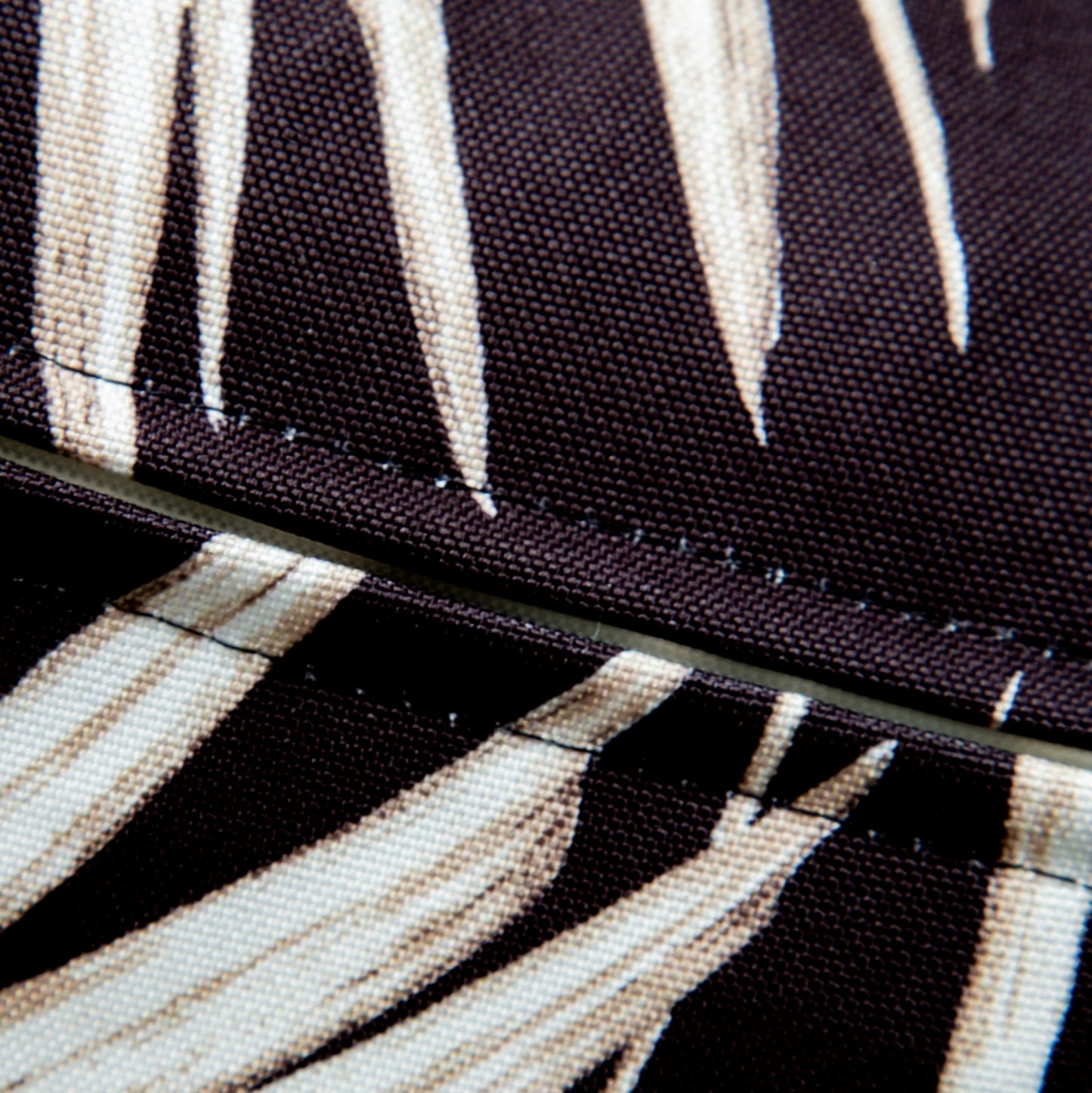 Homing Kissenhülle Paris 45x45 black Kissen Bezug Wohnzimmer Kissen Geblümt