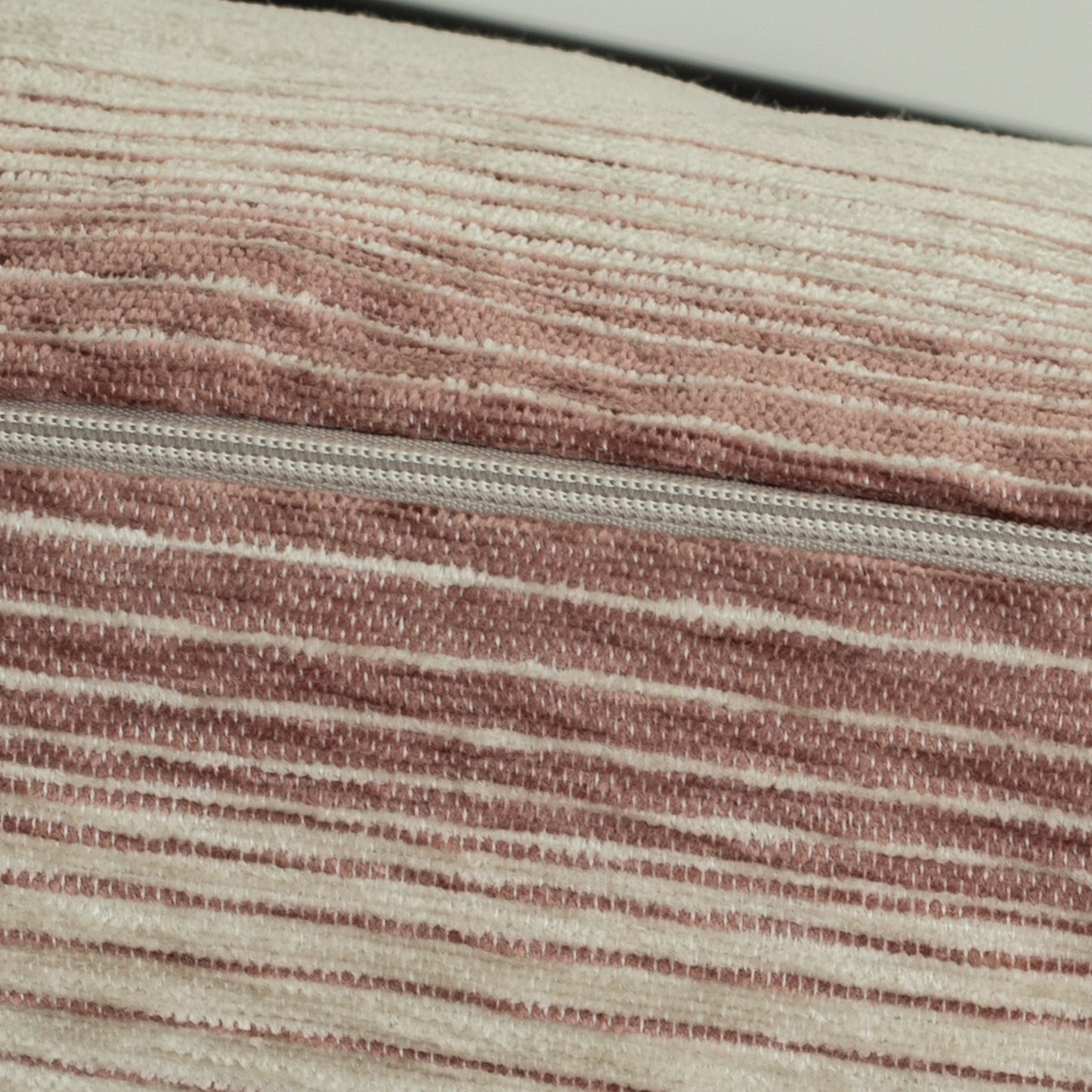 Homing Kissenhülle Linn 50x50 weiß rosa Kissen Bezug Wohnzimmer Gestreift Deko