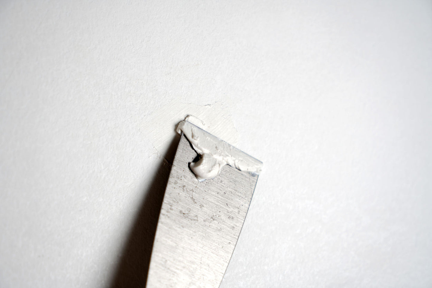 Malerspachtel 40 mm Spachtel Gipsspachtel Holzgriff Stahlblatt