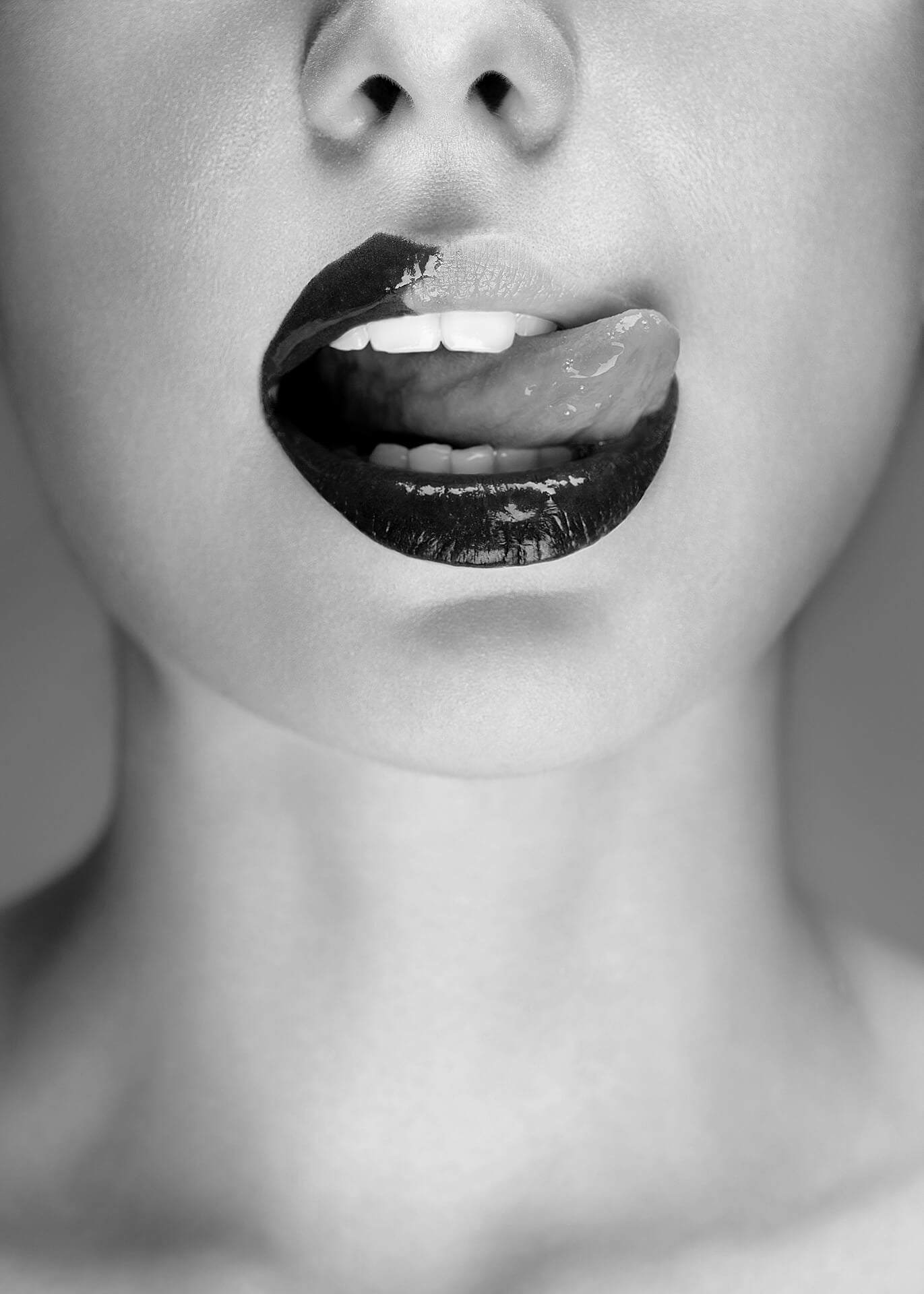 Leinwandbild Frau Mund Weiß Schwarz 50x70 DD123140 Keilrahmen Wandbild Leinwand