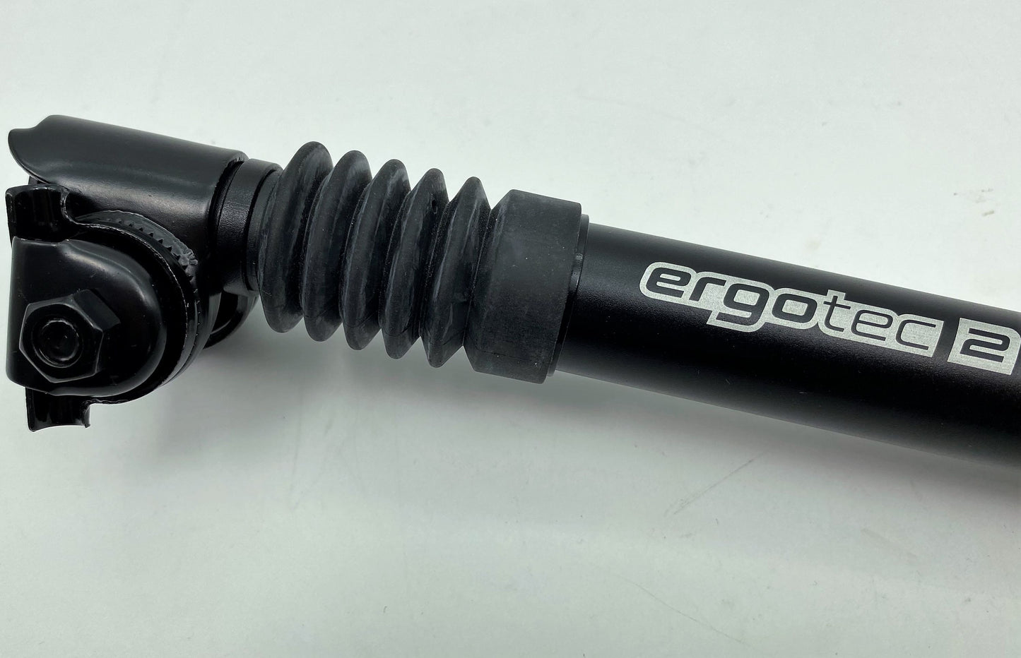 Federsattelstütze 80kg ERGOTEC SP2.0 Sattelstütze Alu Ø27,2 - 31,8mm mit Kloben